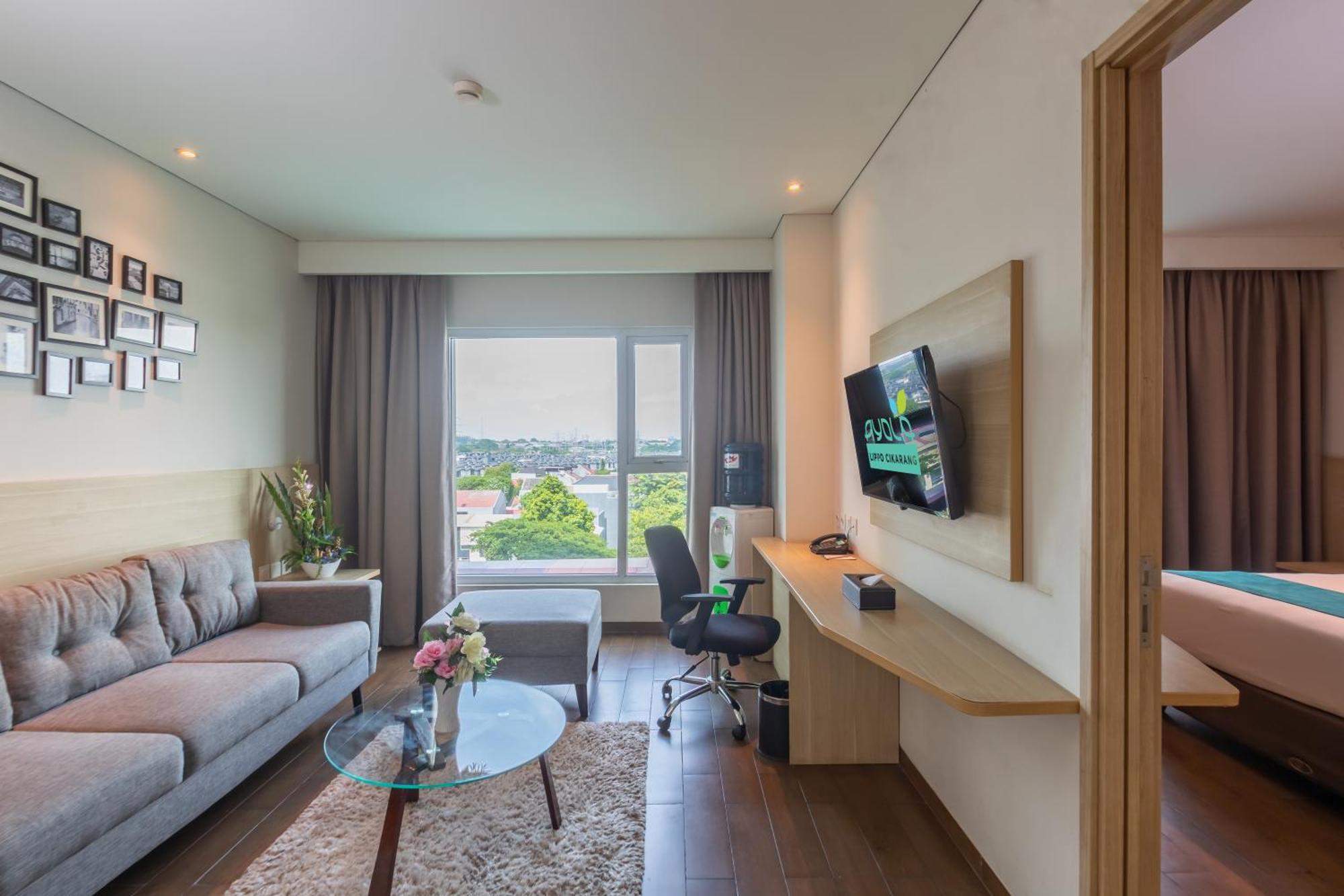 Hotel Ayola Lippo Cikarang Buitenkant foto