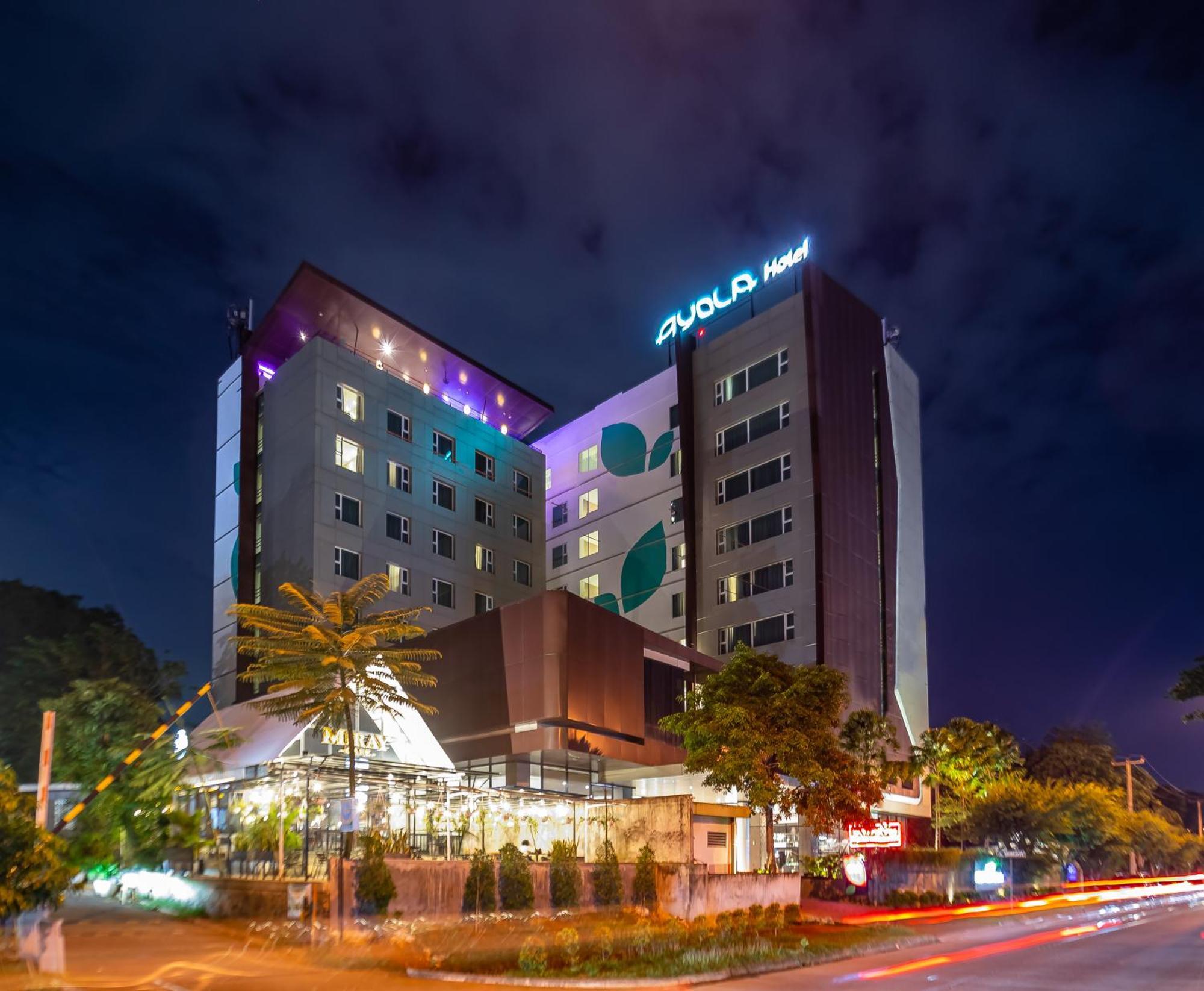 Hotel Ayola Lippo Cikarang Buitenkant foto